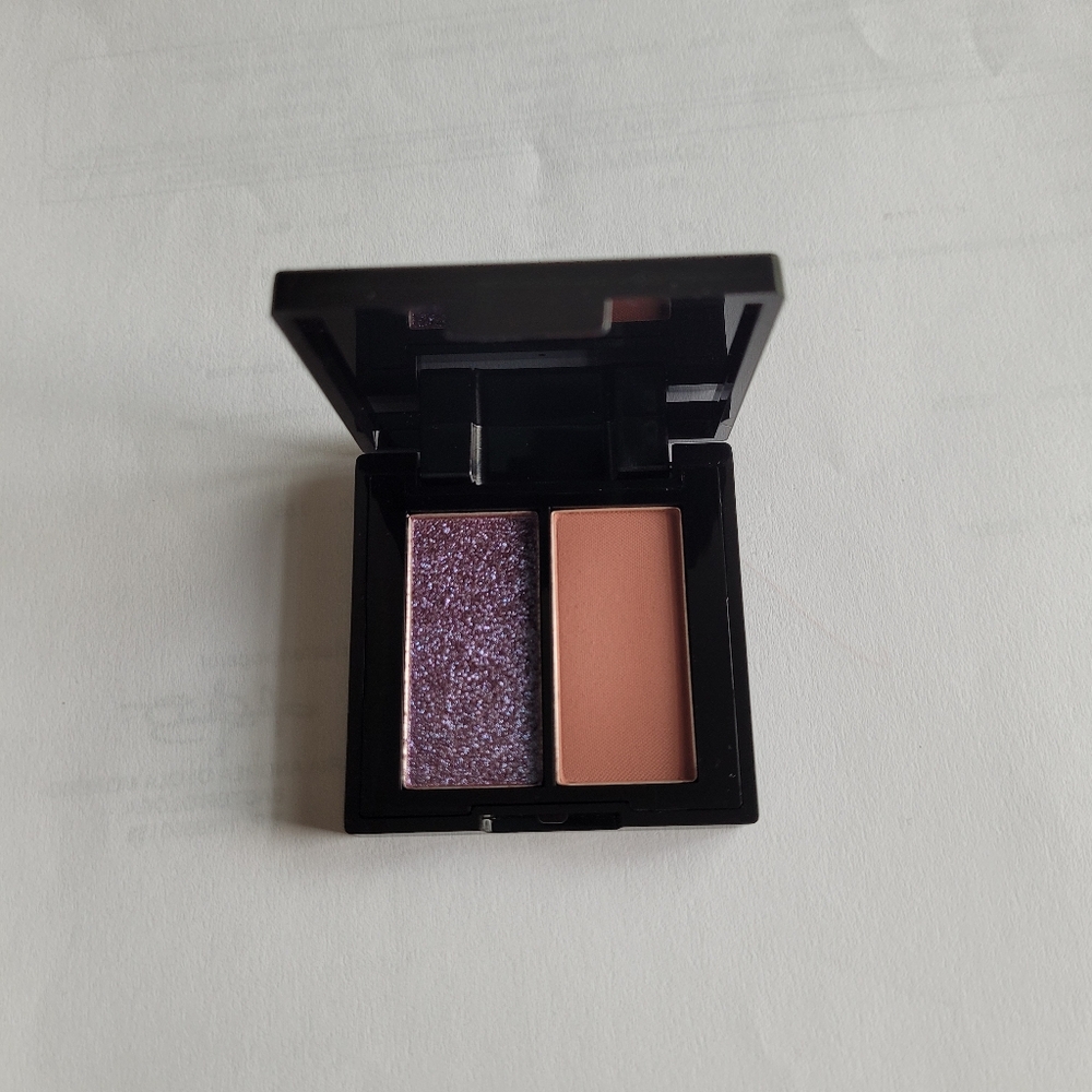 WHATS UP BEAUTY Eyeshadow Duo In PLUMOUR